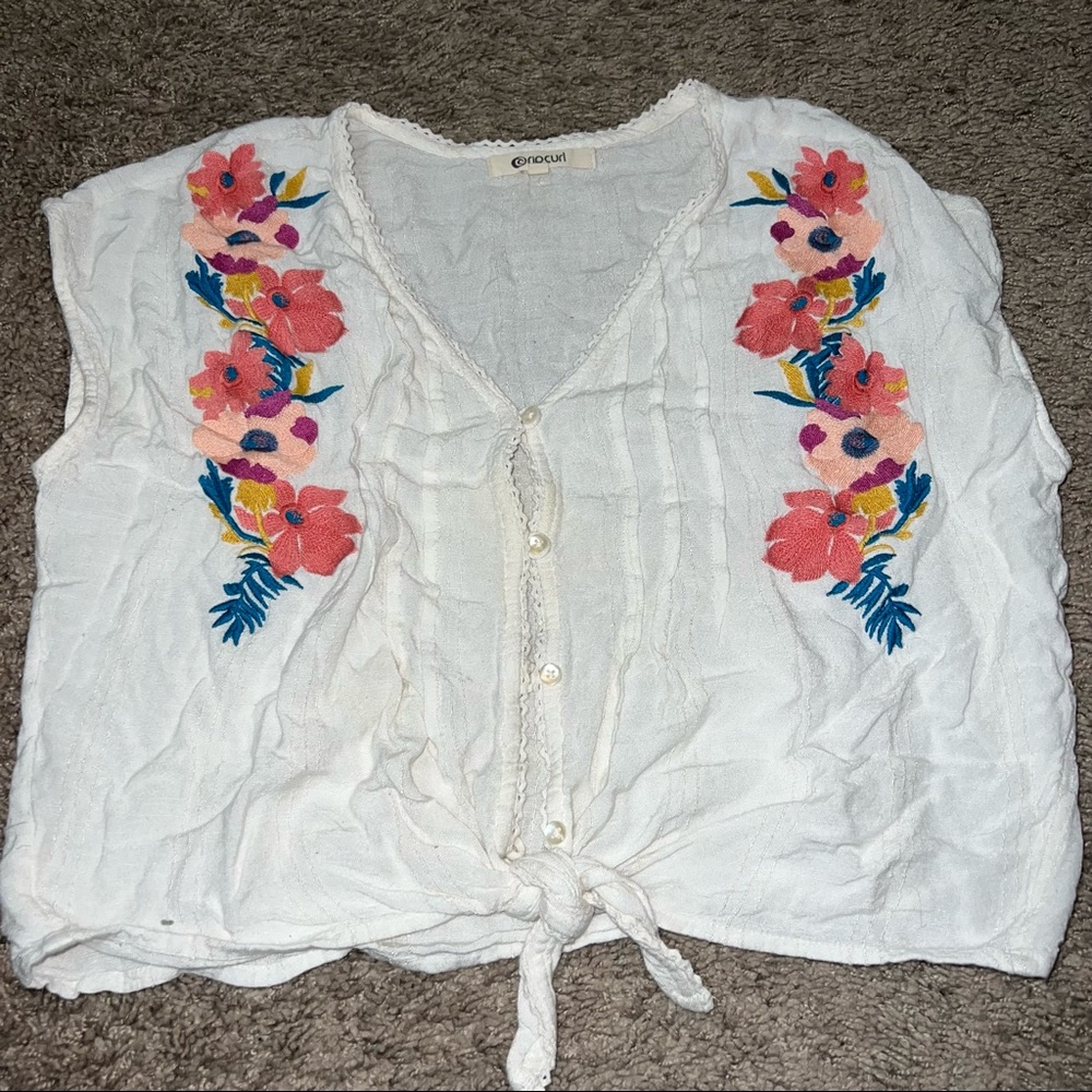 Ripcurl Cropped White Embroidered Blouse — Rare, No Longer Made